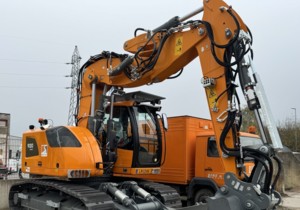 LIEBHERR R920 Compact